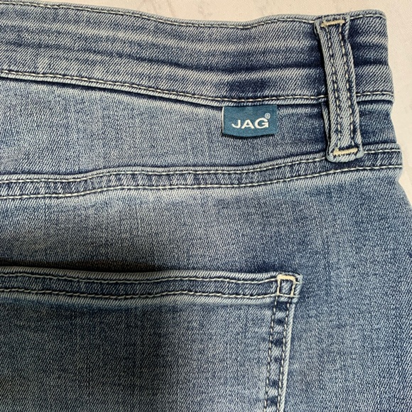 NWT JAG Alex mid rise boyfriend short. Cuffed. Size 6. - Picture 10 of 10